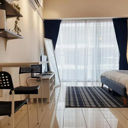 Favstay Aeropod Double Room